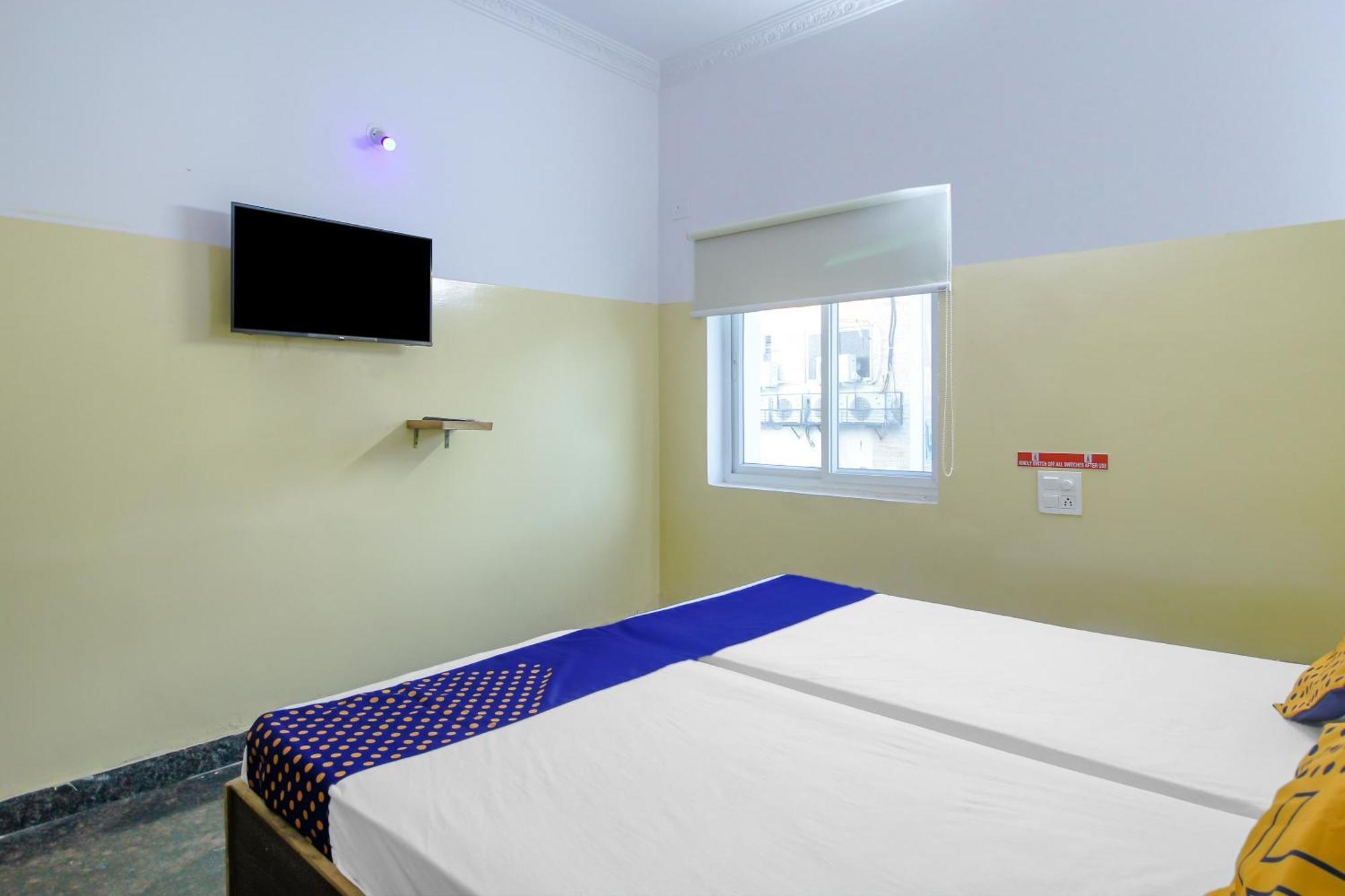 Spot On 81775 Mohit Gokul Lodge New Luxury Room'S Near Secunderabad Railway Station Lālāguda Exteriér fotografie