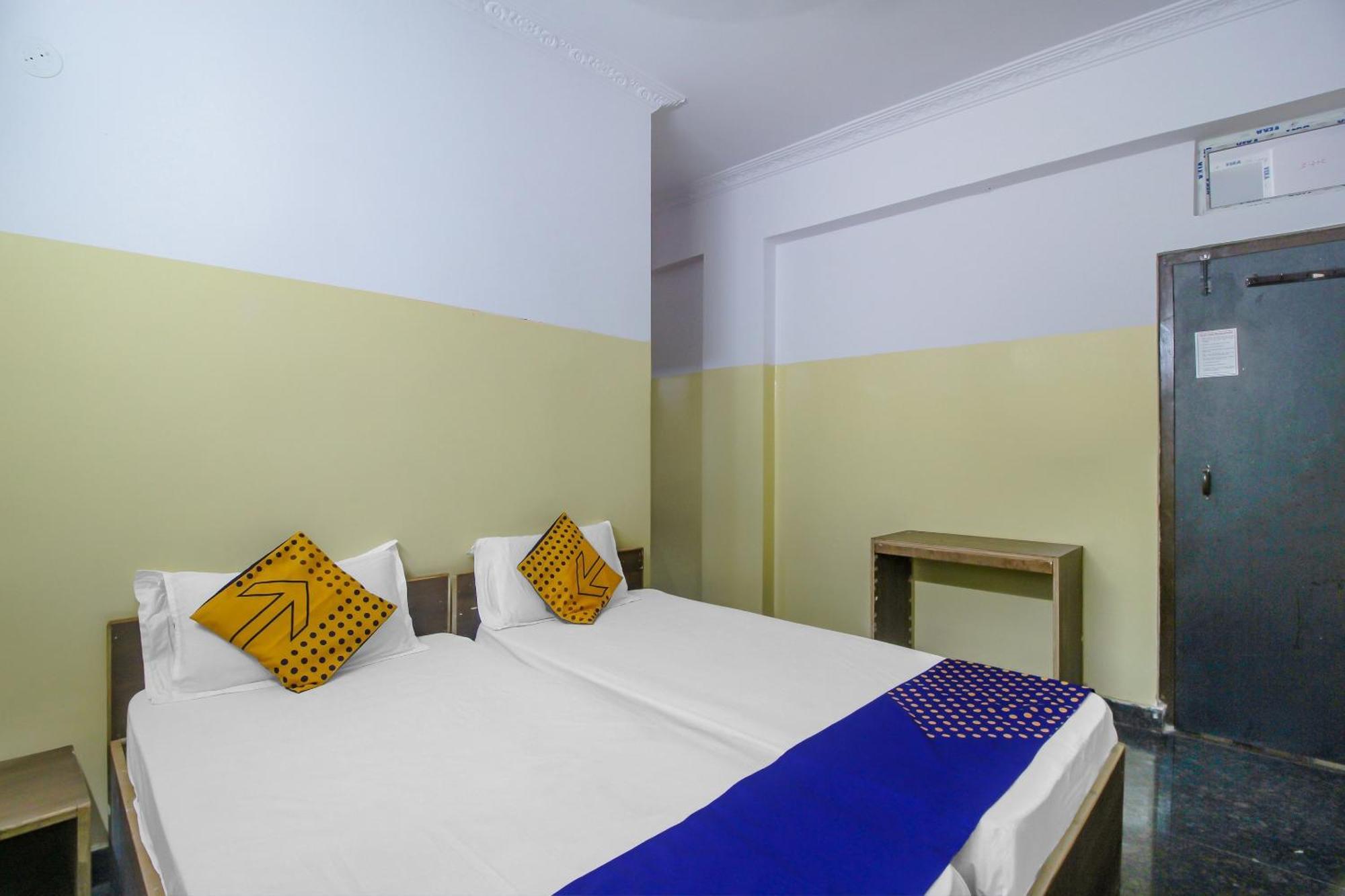 Spot On 81775 Mohit Gokul Lodge New Luxury Room'S Near Secunderabad Railway Station Lālāguda Exteriér fotografie