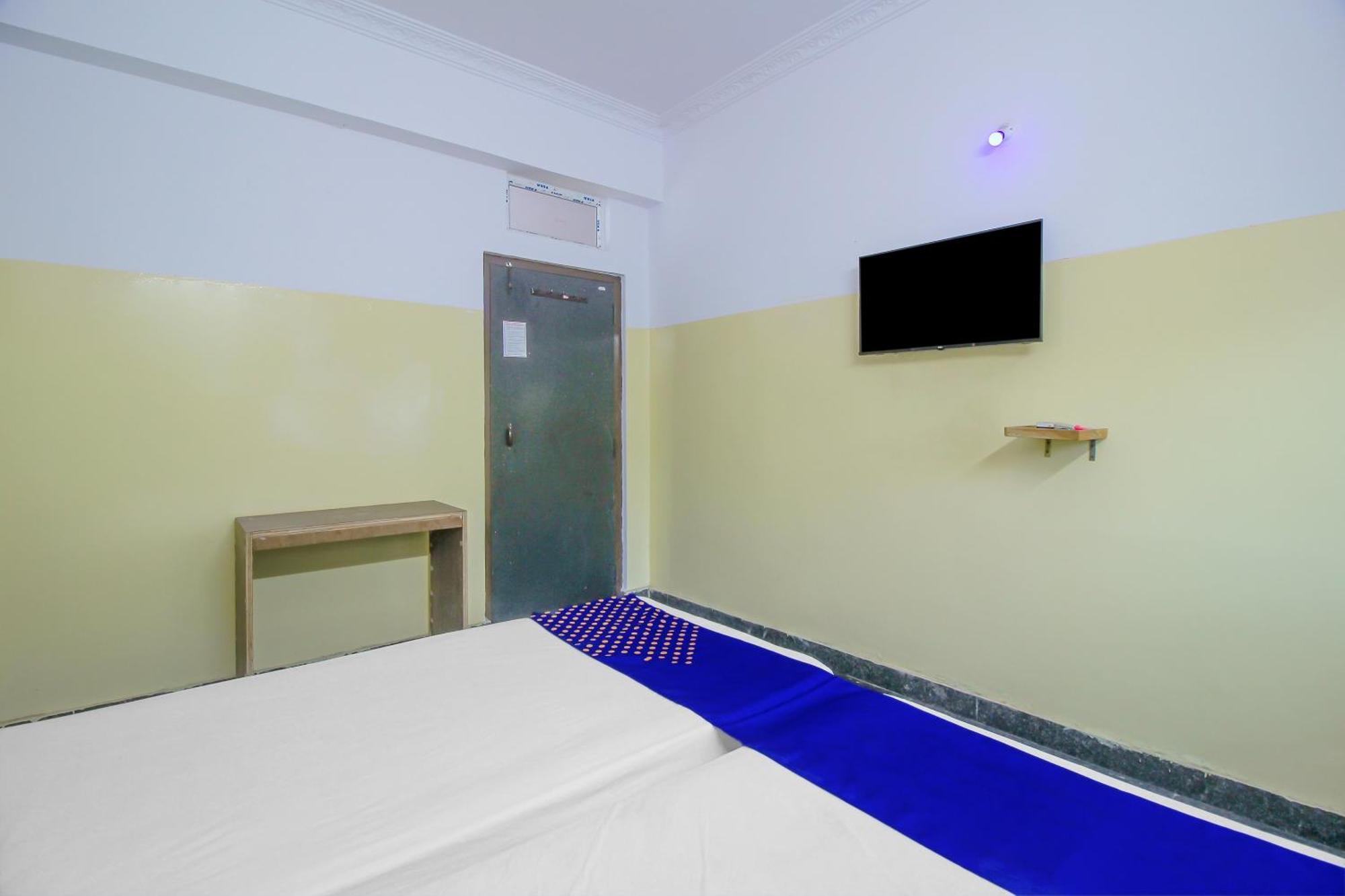 Spot On 81775 Mohit Gokul Lodge New Luxury Room'S Near Secunderabad Railway Station Lālāguda Exteriér fotografie