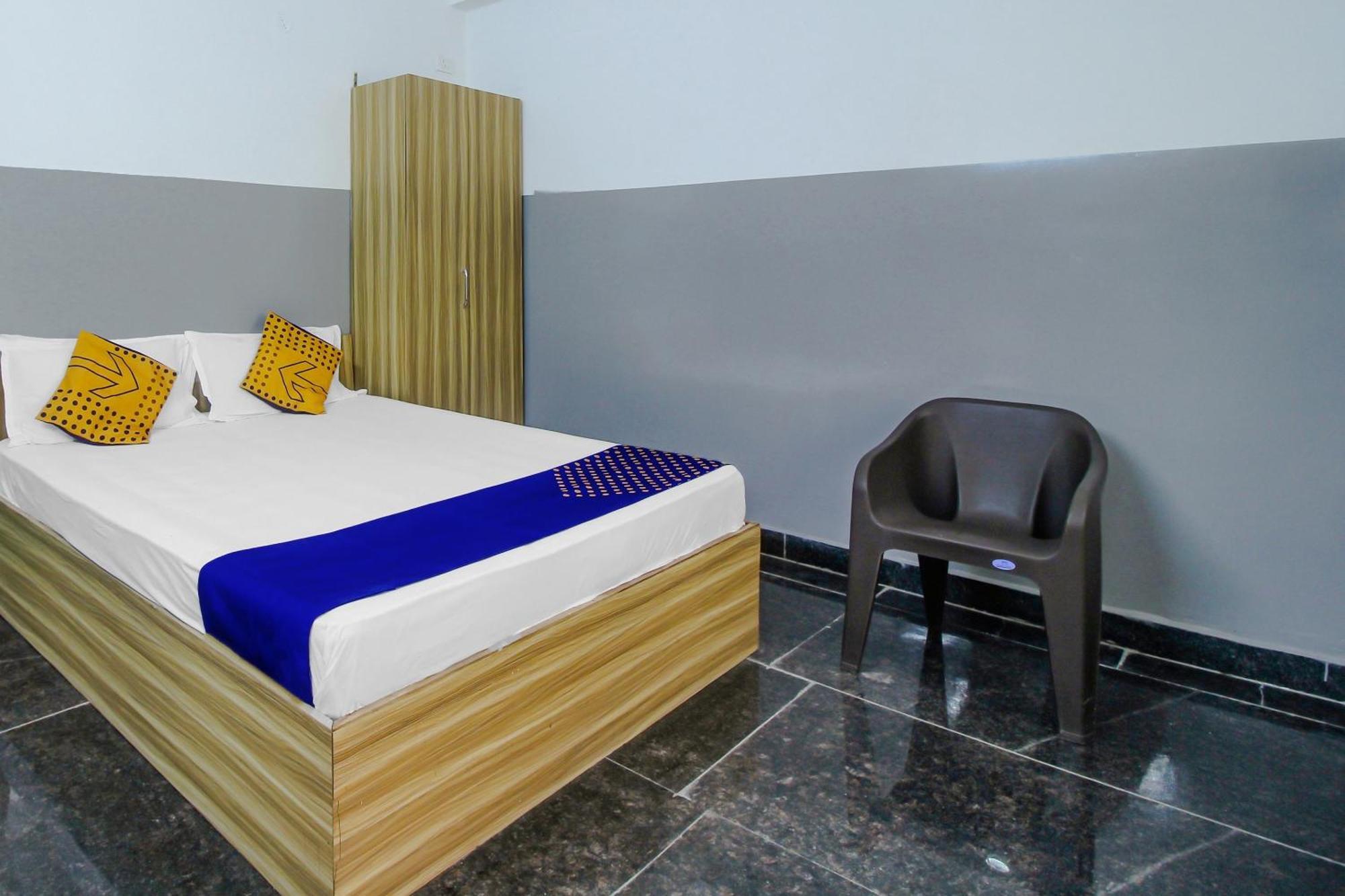 Spot On 81775 Mohit Gokul Lodge New Luxury Room'S Near Secunderabad Railway Station Lālāguda Exteriér fotografie