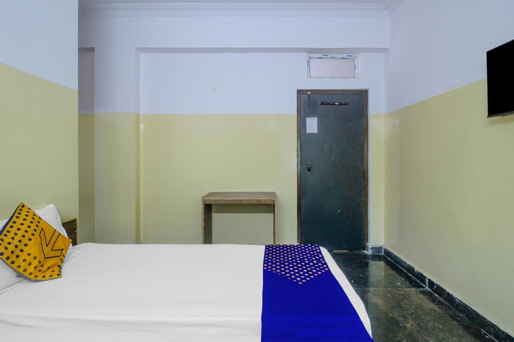 Spot On 81775 Mohit Gokul Lodge New Luxury Room'S Near Secunderabad Railway Station Lālāguda Exteriér fotografie